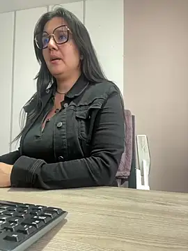 SWEETLILY18 online show from 21, 12, 2024