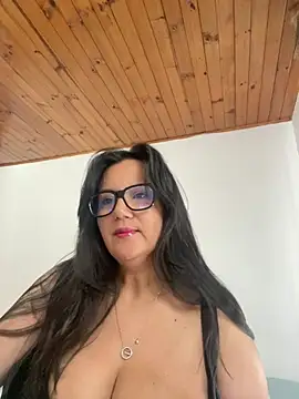 SWEETLILY18 online show from 13, 4, 2026