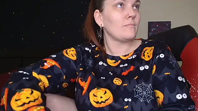 Snapshot of ToxicLilly chatting on 16, 10, 2025 ToxicLilly online show from 16, 10, 2025