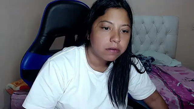 Snapshot of Leylafourniert chatting on 29, 11, 2025 Leylafourniert online show from 29, 11, 2025