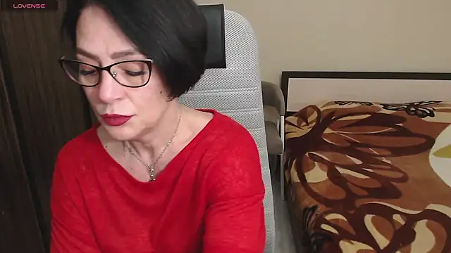 Snapshot of BelovedLady chatting on 2, 2, 2025 BelovedLady online show from 2, 2, 2025