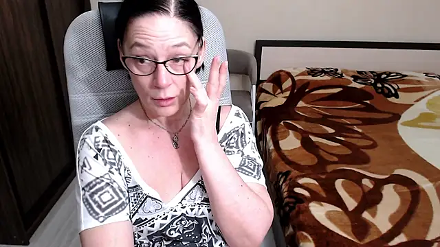 Snapshot of BelovedLady chatting on 8, 3, 2025 BelovedLady online show from 8, 3, 2025