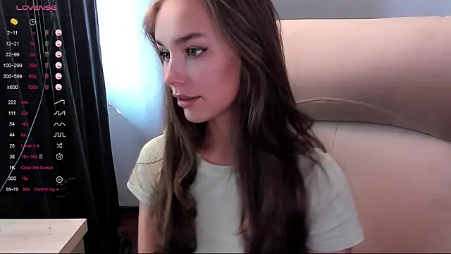 Snapshot of AliceOrlova chatting on 19, 9, 2025 AliceOrlova online show from 19, 9, 2025