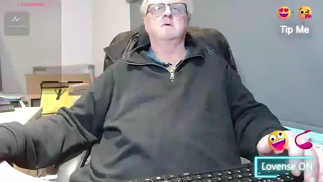 Snapshot of bigbadjon69 chatting on 26, 1, 2025 bigbadjon69 online show from 26, 1, 2025