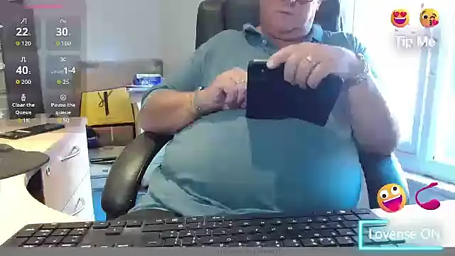 Snapshot of bigbadjon69 chatting on 19, 9, 2025 bigbadjon69 online show from 19, 9, 2025