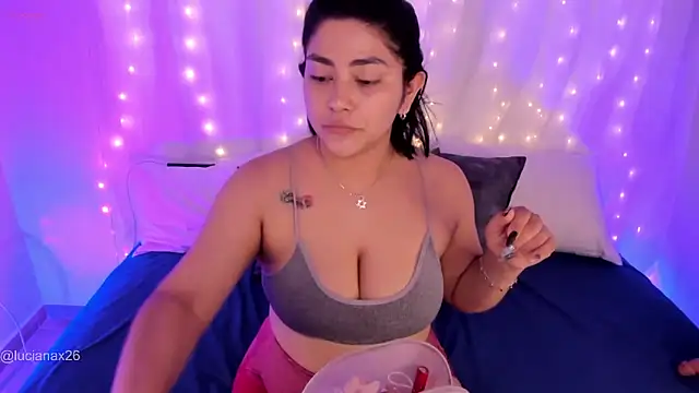 Snapshot of lucy26_ chatting on 16, 10, 2025 lucy26  online show from 16, 10, 2025