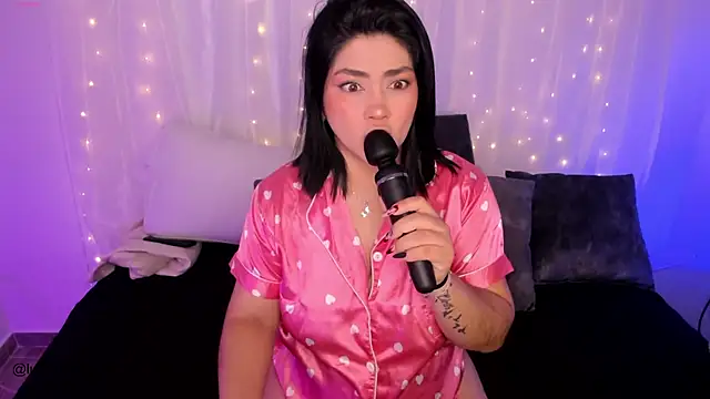 Snapshot of lucy26_ chatting on 23, 10, 2025 lucy26  online show from 23, 10, 2025