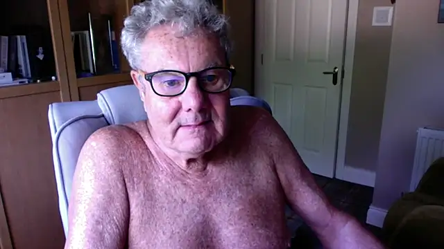 Snapshot of Oldpistolpete chatting on 8, 6, 2026 Oldpistolpete online show from 8, 6, 2026