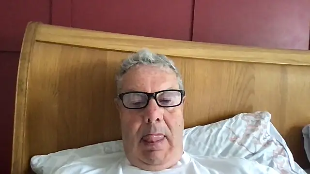 Snapshot of Oldpistolpete chatting on 15, 6, 2026 Oldpistolpete online show from 15, 6, 2026