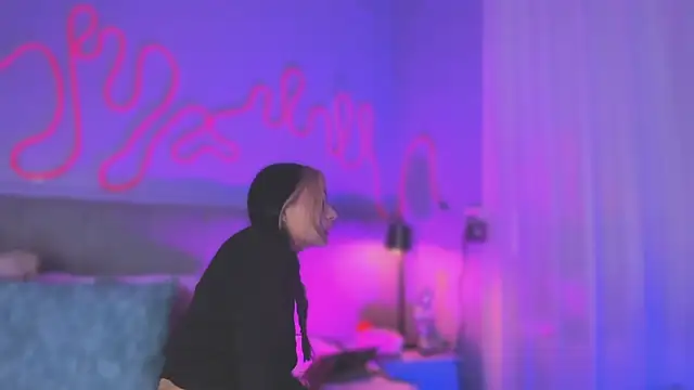 Sofly s online show from 3, 3, 2026