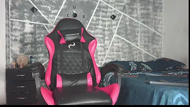 Snapshot of leonidas_18k chatting on 14, 11, 2025 leonidas 18k online show from 14, 11, 2025