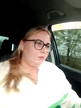 Robyn Lea online show from 8, 11, 2025