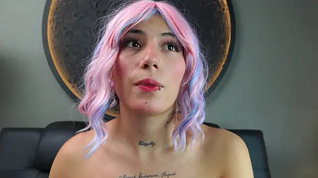 miss sharlotte18 online show from 4, 2, 2026