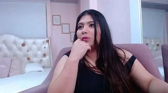 Snapshot of annylouis chatting on 7, 12, 2024 annylouis online show from 7, 12, 2024