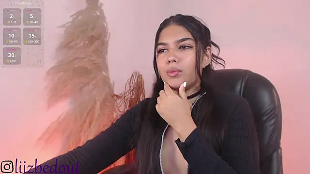 Snapshot of liz_bedoutxx chatting on 19, 10, 2025 liz bedoutxx online show from 19, 10, 2025