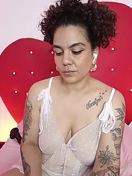 Snapshot of nicolette_rock chatting on 6, 3, 2026 nicolette rock online show from 6, 3, 2026