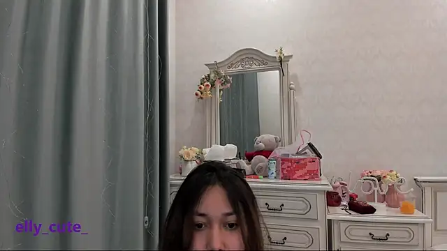 Snapshot of Elly_Cute chatting on 12, 1, 2025 Elly Cute online show from 12, 1, 2025