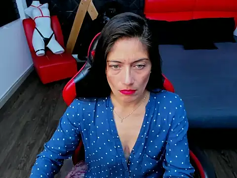 AnnyMilet  online show from 2, 7, 2026