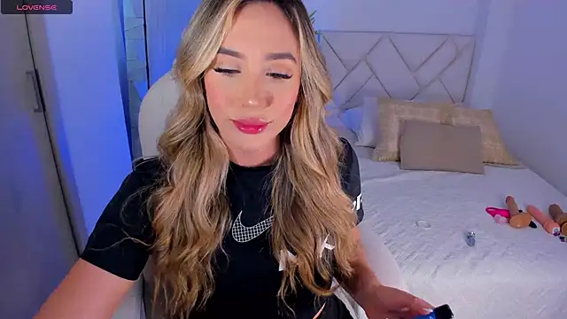 Snapshot of NiaBennet_ chatting on 8, 1, 2025 NiaBennet online show from 8, 1, 2025