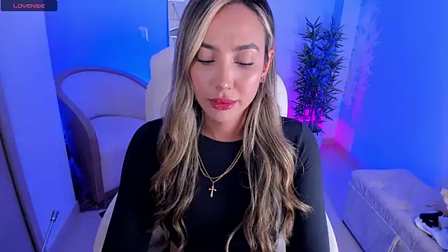 Snapshot of NiaBennet_ chatting on 3, 10, 2025 NiaBennet online show from 3, 10, 2025