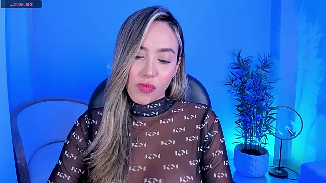 Snapshot of NiaBennet_ chatting on 14, 10, 2025 NiaBennet online show from 14, 10, 2025