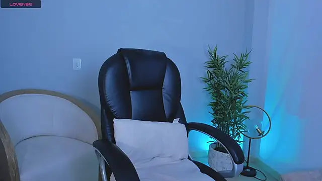 Snapshot of NiaBennet_ chatting on 24, 10, 2025 NiaBennet online show from 24, 10, 2025