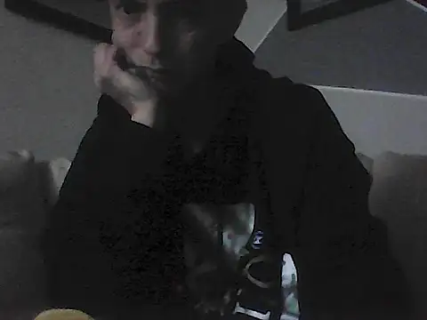 Snapshot of latinx44 chatting on 20, 10, 2025 latinx44 online show from 20, 10, 2025