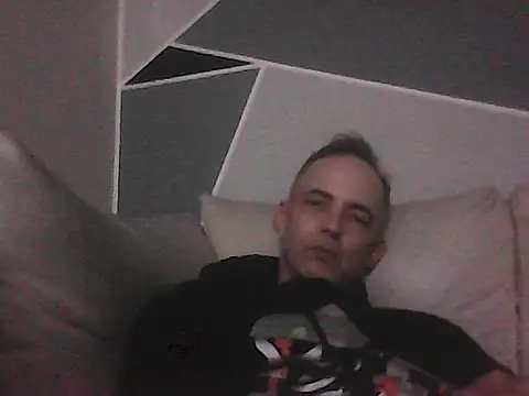 Snapshot of latinx44 chatting on 27, 10, 2025 latinx44 online show from 27, 10, 2025