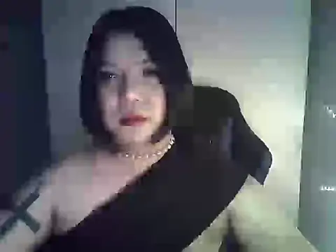 StrawberryWine07 online show from 4, 2, 2025