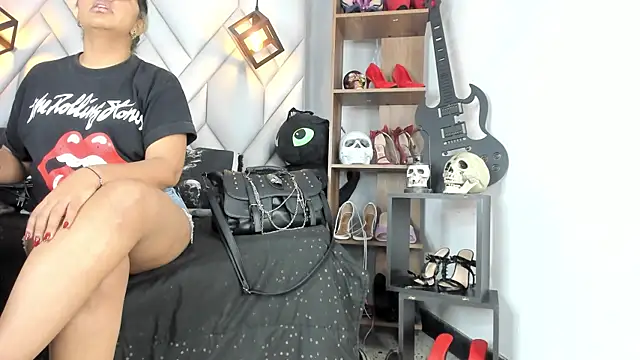 Snapshot of MirandaHaguen chatting on 6, 10, 2025 MirandaHaguen online show from 6, 10, 2025