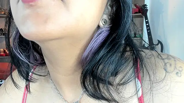 Snapshot of MirandaHaguen chatting on 8, 3, 2026 MirandaHaguen online show from 8, 3, 2026