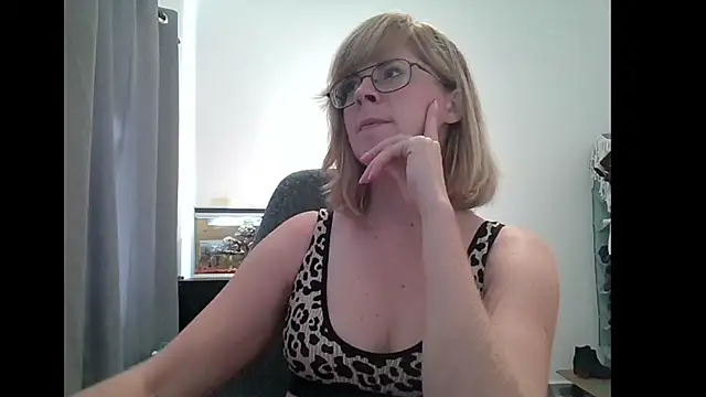 SavannaGirly online show from 11, 2, 2025