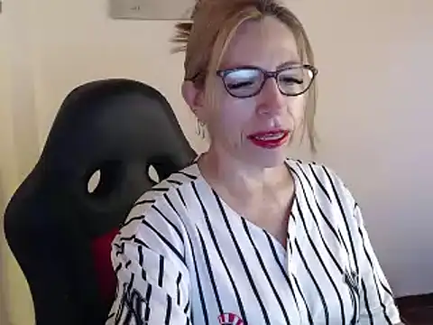 Snapshot of Chayla_Ruiz chatting on 13, 12, 2024 Chayla Ruiz online show from 13, 12, 2024