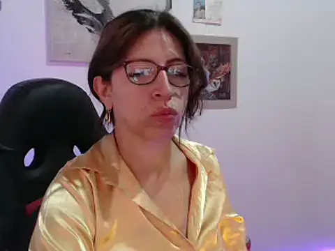 Snapshot of Chayla_Ruiz chatting on 8, 1, 2025 Chayla Ruiz online show from 8, 1, 2025