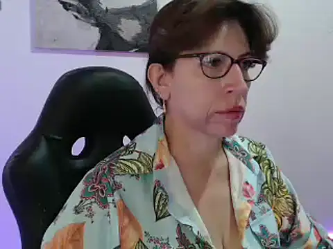 Snapshot of Chayla_Ruiz chatting on 4, 2, 2025 Chayla Ruiz online show from 4, 2, 2025