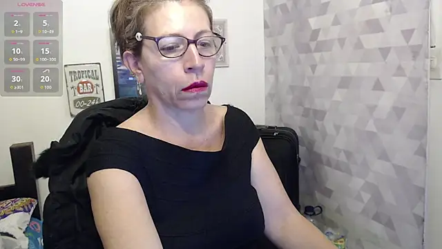 Snapshot of Chayla_Ruiz chatting on 8, 9, 2025 Chayla Ruiz online show from 8, 9, 2025