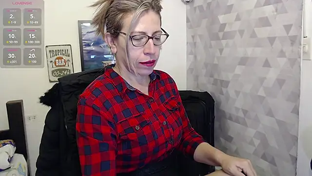 Chayla Ruiz online show from 21, 9, 2025