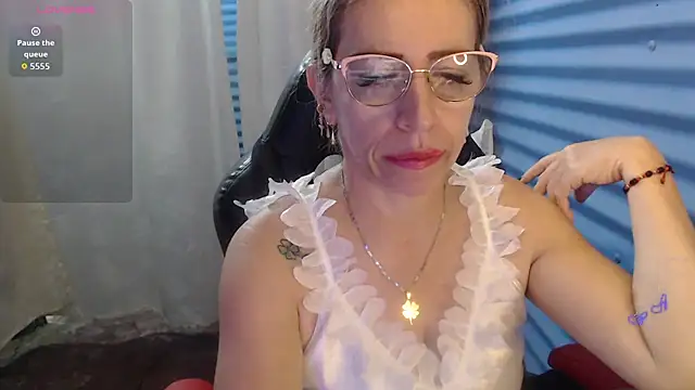 Chayla Ruiz online show from 10, 6, 2026
