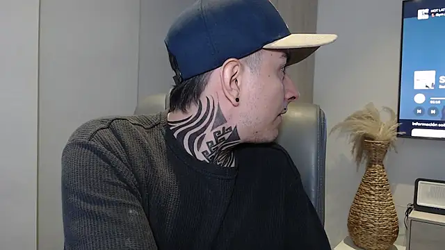 Snapshot of Jhoan_saenz chatting on 7, 8, 2026 Jhoan saenz online show from 7, 8, 2026