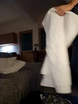 Snapshot of MissMialicious chatting on 16, 12, 2024 MissMialicious online show from 16, 12, 2024