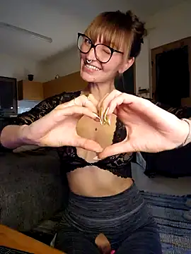 Snapshot of MissMialicious chatting on 4, 2, 2025 MissMialicious online show from 4, 2, 2025