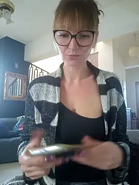 Snapshot of MissMialicious chatting on 28, 2, 2025 MissMialicious online show from 28, 2, 2025