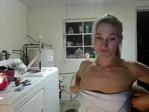 Snapshot of missymilf chatting on 31, 1, 2025 missymilf online show from 31, 1, 2025