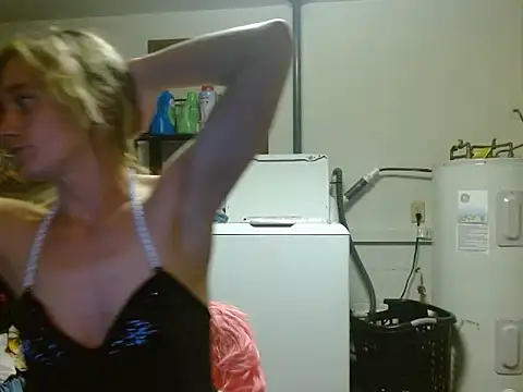 Snapshot of missymilf chatting on 12, 10, 2025 missymilf online show from 12, 10, 2025