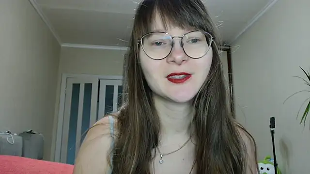 KiraGoldens online show from 6, 11, 2025