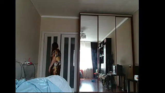 KiraGoldens online show from 14, 5, 2026