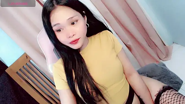 amomentoflust69 online show from 10, 5, 2026