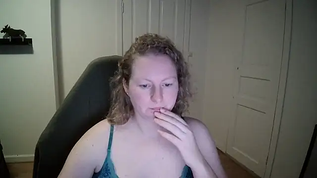 Snapshot of Girlnina-1995 chatting on 3, 12, 2024 Girlnina-1995 online show from 3, 12, 2024