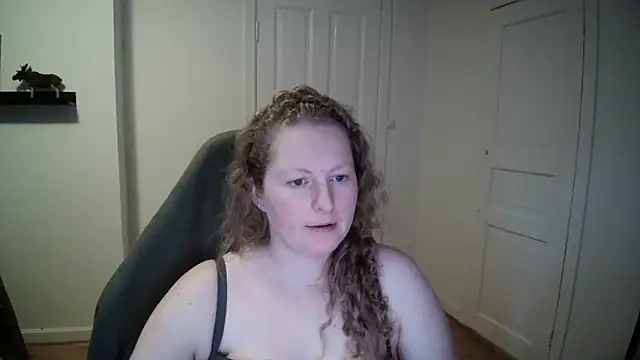 Snapshot of Girlnina-1995 chatting on 12, 12, 2024 Girlnina-1995 online show from 12, 12, 2024