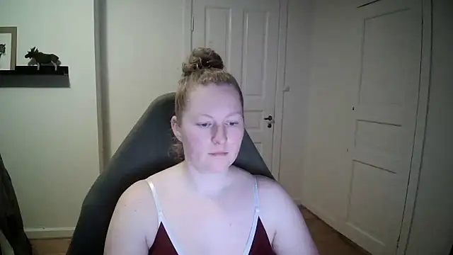 Snapshot of Girlnina-1995 chatting on 16, 12, 2024 Girlnina-1995 online show from 16, 12, 2024
